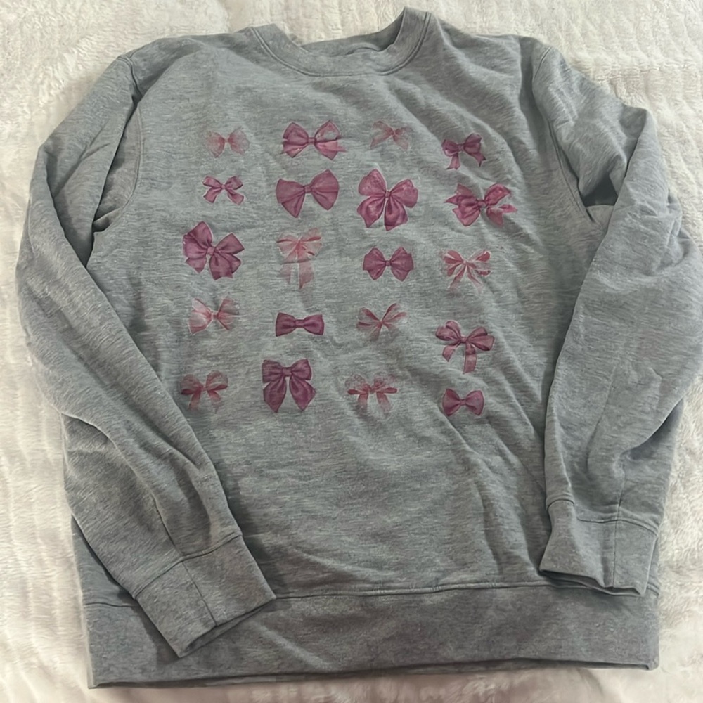 HANDMADE bow crewneck